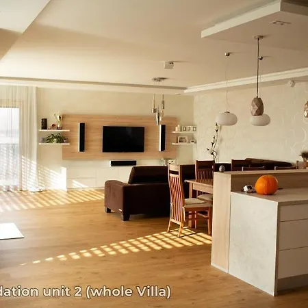 Panorama - Luxurious Equipped Modern Spacious Vila